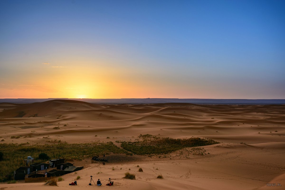 TP4_5111.jpg - Wschód słońca na Saharze